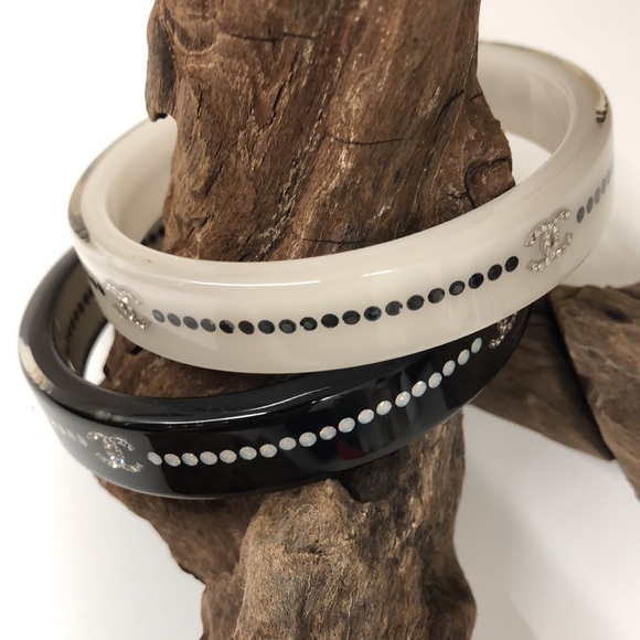 🍒2 CHANEL 1000% AUTHENTIC bangle bracelets. - Picture 2 of 12